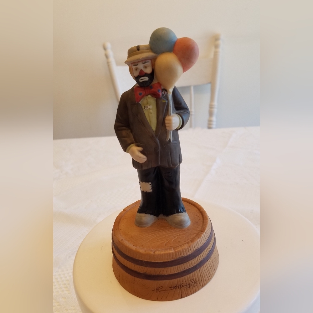Emmett Kelly Jr Figurine Man Balloons  Music Box